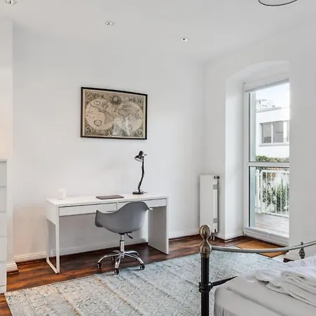 Bright 3-room Near Prenzlauer Berg Daire Berlin