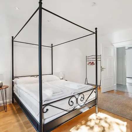 Bright 3-room Near Prenzlauer Berg Apartment